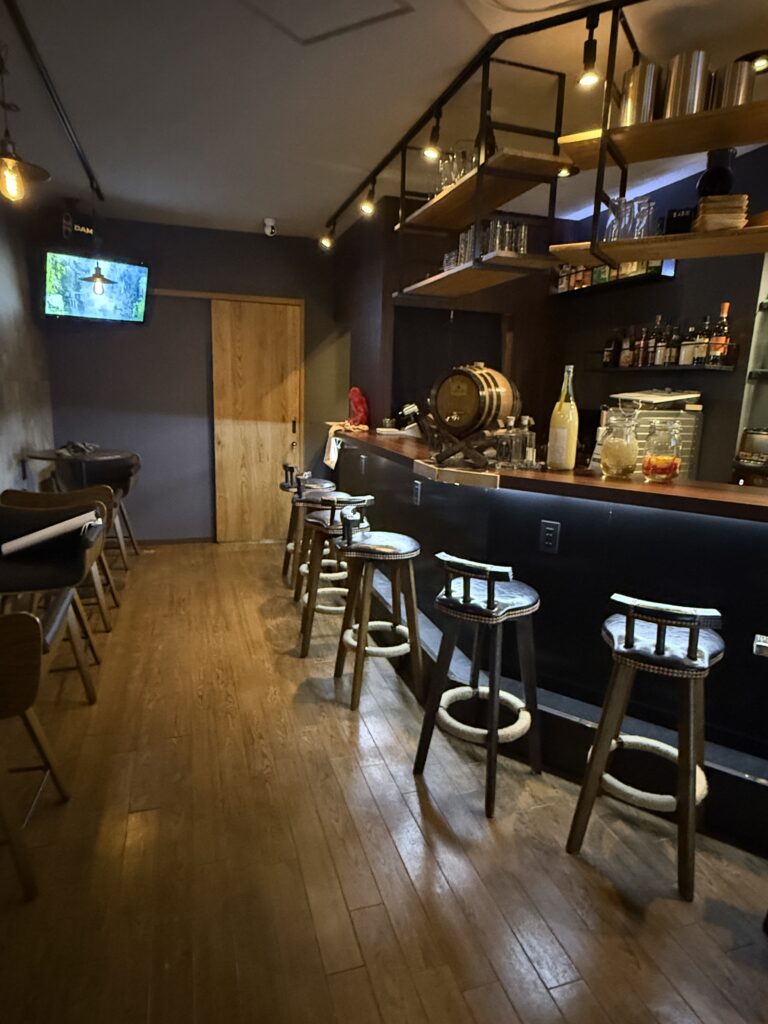 カラオケBAR｜ハイボール菊井店内全体